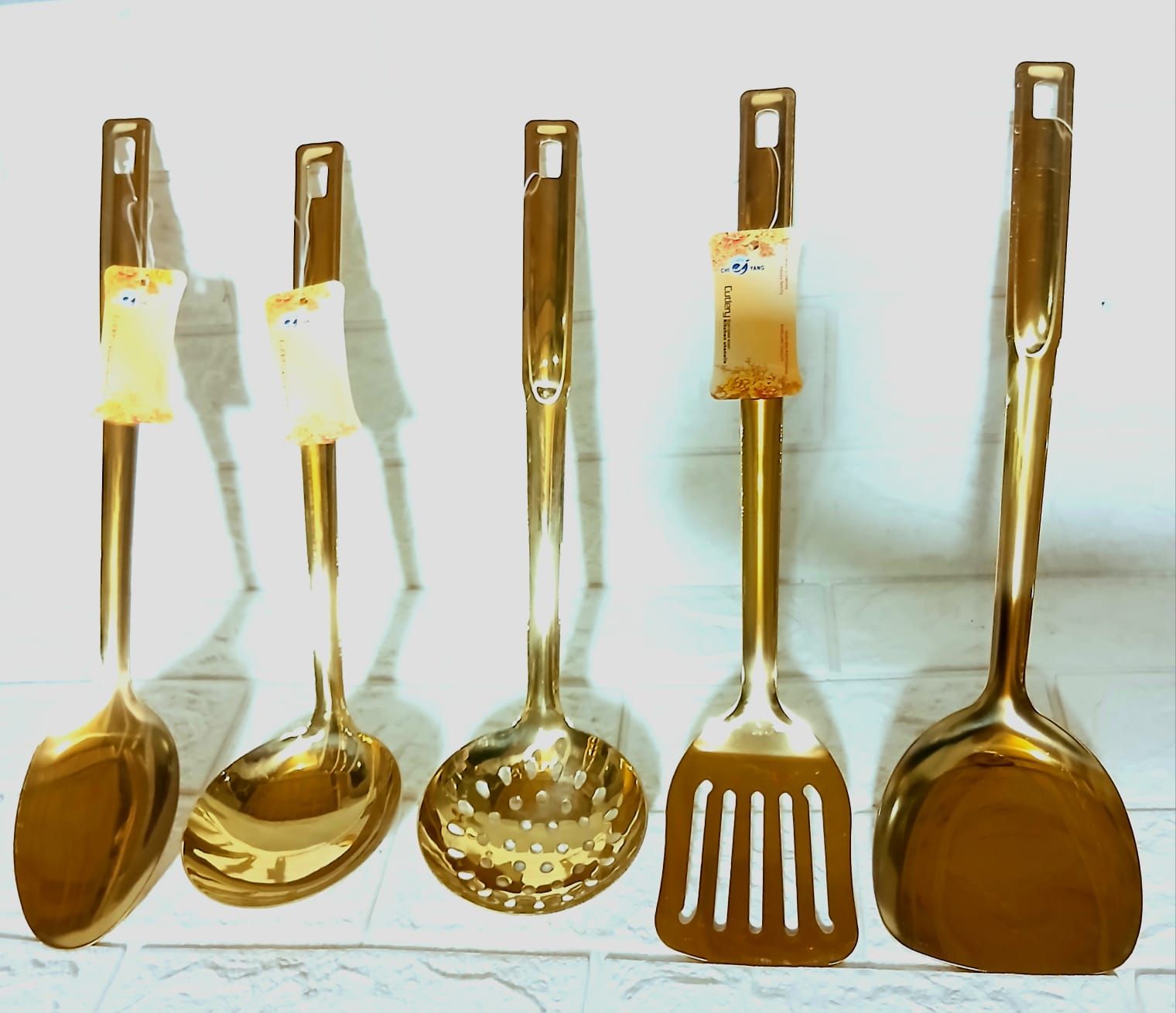 شيالة دهبى لوكس مخرومة